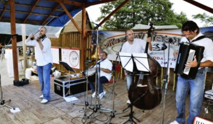 52. fotografia fotogalérie Kultúrny život  v obci Víťaz - foto