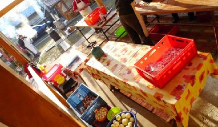 10. fotografia fotogalérie Fašiangová zabíjačka v našej obci Víťaz – Veľká fotogaléria - foto