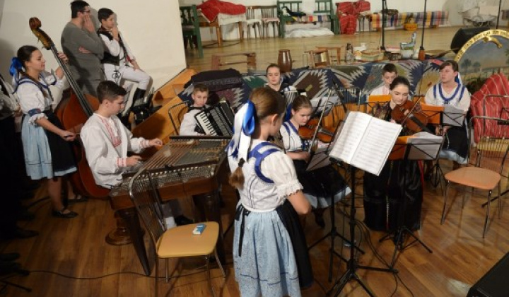 35. fotografia fotogalérie „Joj dzeci, šak buce cicho“ – fotogaléria - foto