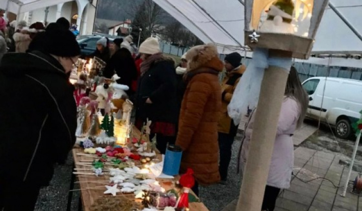 17. fotografia fotogalérie Vianočná burza, sv. Mikuláš a vianočný punč - foto