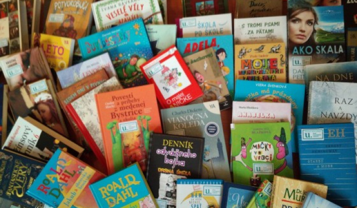 3. fotografia fotogalérie Nové knihy pre obecnú knižnicu Víťaz v roku 2017, vďaka dotácii z Fondu na podporu umenia. - foto