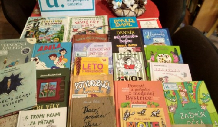 5. fotografia fotogalérie Nové knihy pre obecnú knižnicu Víťaz v roku 2017, vďaka dotácii z Fondu na podporu umenia. - foto