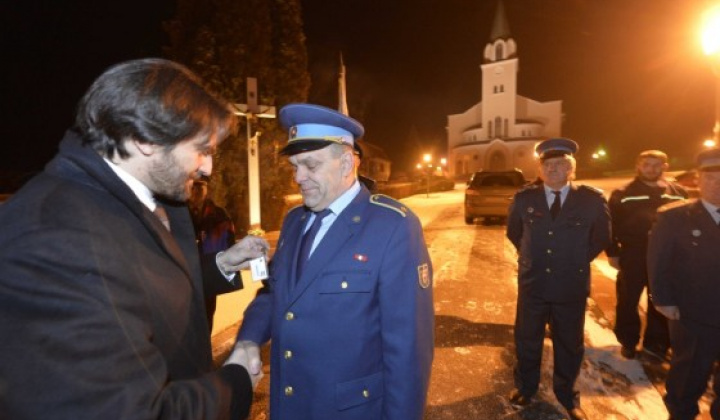 7. fotografia fotogalérie Hasiči dostali „novú Tatru“. - foto