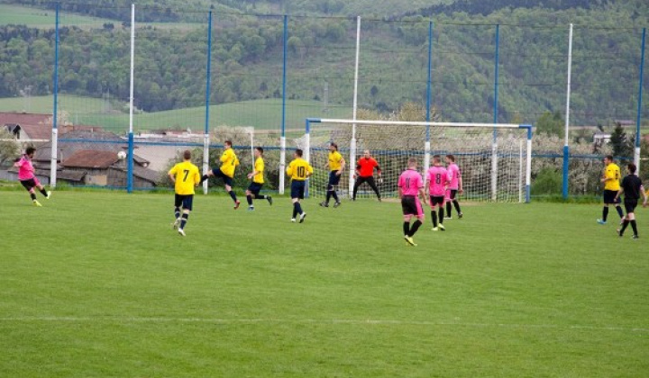 5. fotografia fotogalérie Nádherný góóól rozhodol o troch bodoch - foto