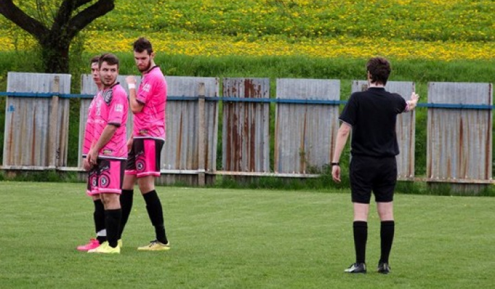 9. fotografia fotogalérie Nádherný góóól rozhodol o troch bodoch - foto