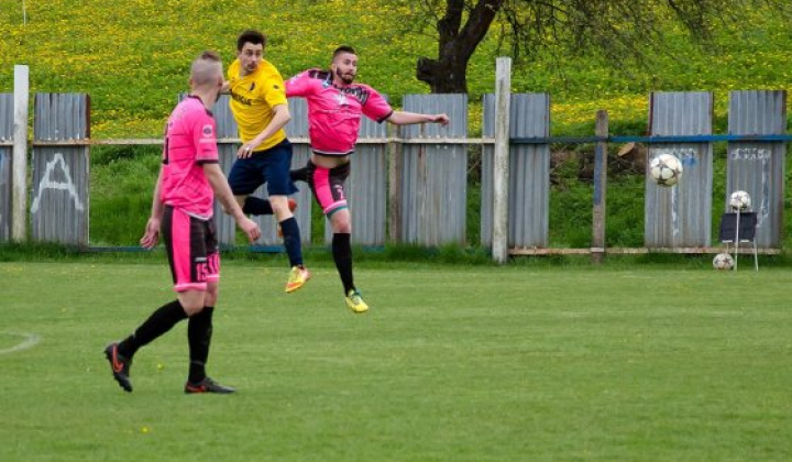 10. fotografia fotogalérie Nádherný góóól rozhodol o troch bodoch - foto