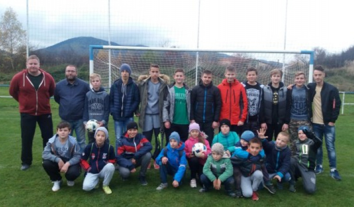 2. fotografia fotogalérie žiacke futbalové družstvo ukončilo úspešnú jesennú časť sezóny 2017/18 - foto