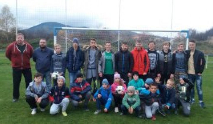 4. fotografia fotogalérie žiacke futbalové družstvo ukončilo úspešnú jesennú časť sezóny 2017/18 - foto