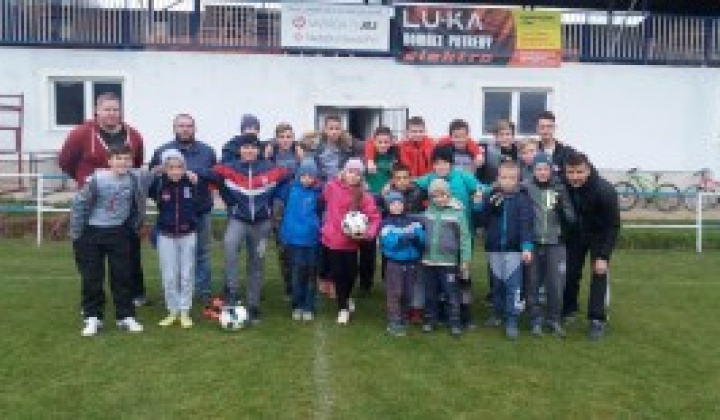 5. fotografia fotogalérie žiacke futbalové družstvo ukončilo úspešnú jesennú časť sezóny 2017/18 - foto