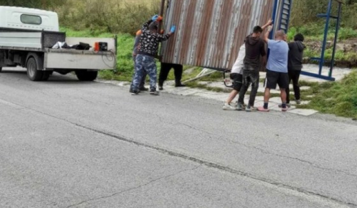 3. fotografia fotogalérie Oprava autobusovej zastávky - foto