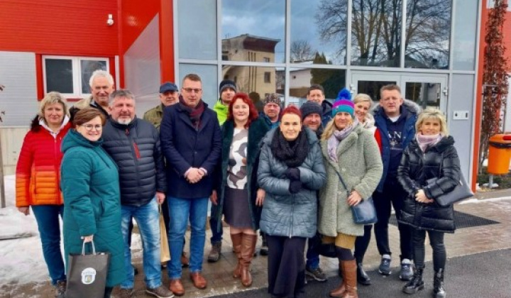 12. fotografia fotogalérie VÁŽENÍ SPOLUOBČANIA VÍŤAZANIA, MILÍ PRIATELIA, - foto