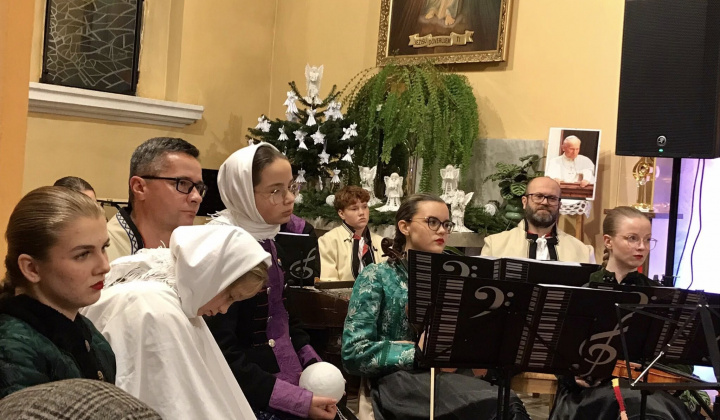 3. fotografia fotogalérie Kultúrne podujatia / Vianočný koncert DFS Pridaň, DFS Pridaňčatá a ĽH Fiškaľ - foto