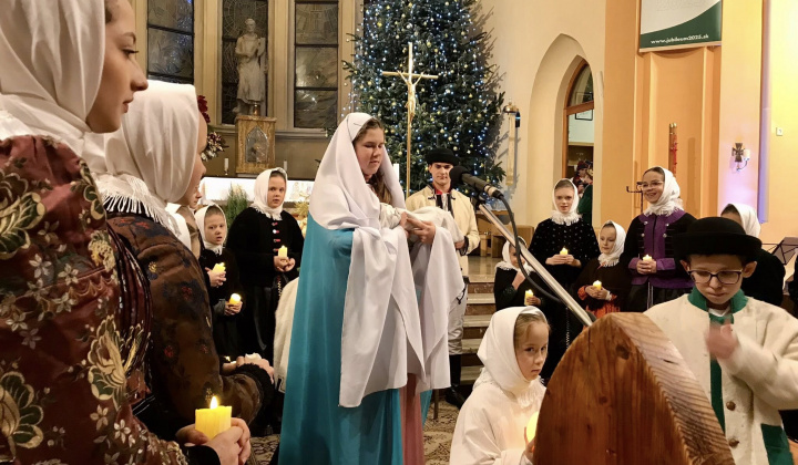 6. fotografia fotogalérie Kultúrne podujatia / Vianočný koncert DFS Pridaň, DFS Pridaňčatá a ĽH Fiškaľ - foto