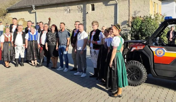 25. fotografia fotogalérie DHZ aktuality / Slávnostné odovzdanie hasičskej štvorkolky - 4.10.2026 - foto